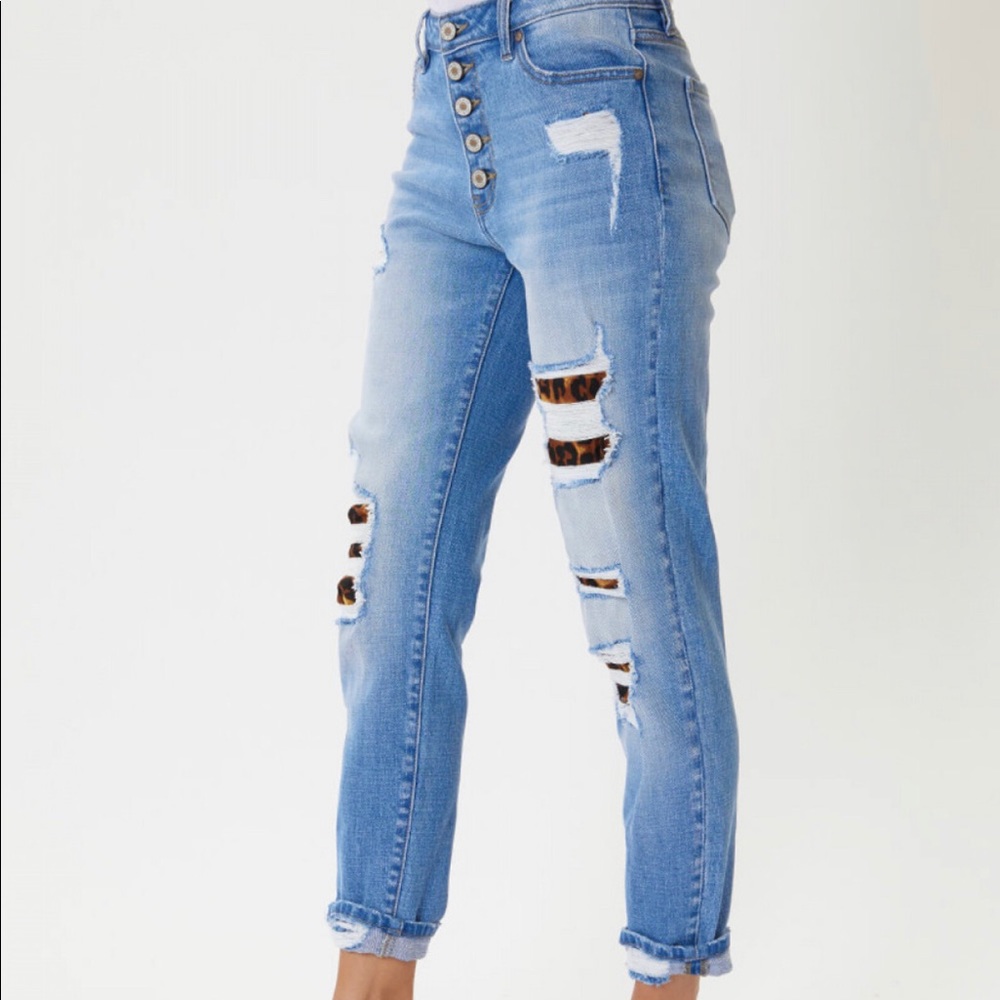 High Rise Button Fly Leopard Patch Skinny Jeans - Picture 4 of 13